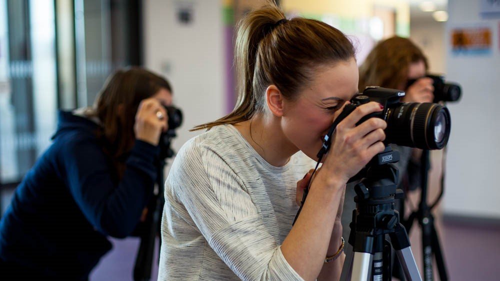 Improve your skills and experience in the photography by learning from the best photography schools.